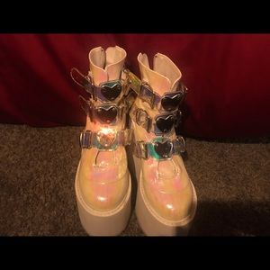 Pearlescent Low Trinity Boots